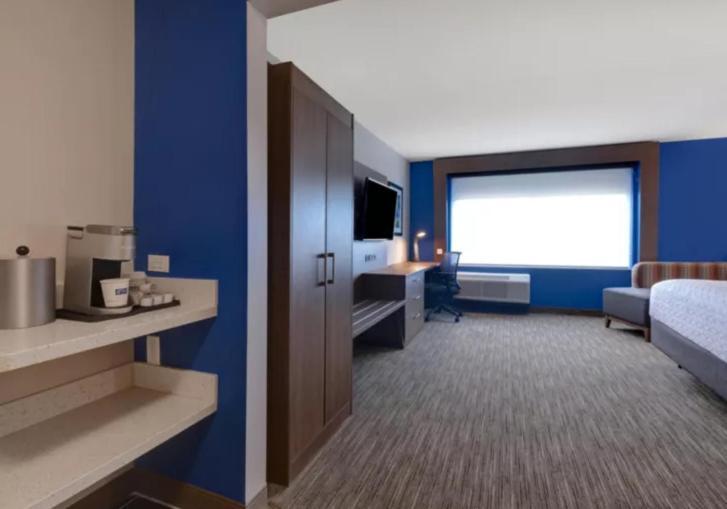 Holiday Inn Express & Suites - Detroit - Dearborn By Ihg Екстериор снимка