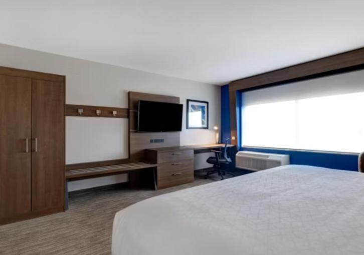 Holiday Inn Express & Suites - Detroit - Dearborn By Ihg Екстериор снимка