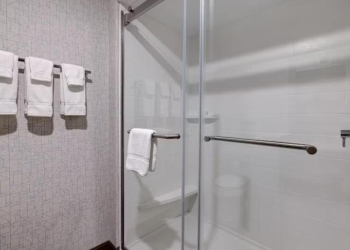 Holiday Inn Express & Suites - Detroit - Dearborn By Ihg Екстериор снимка