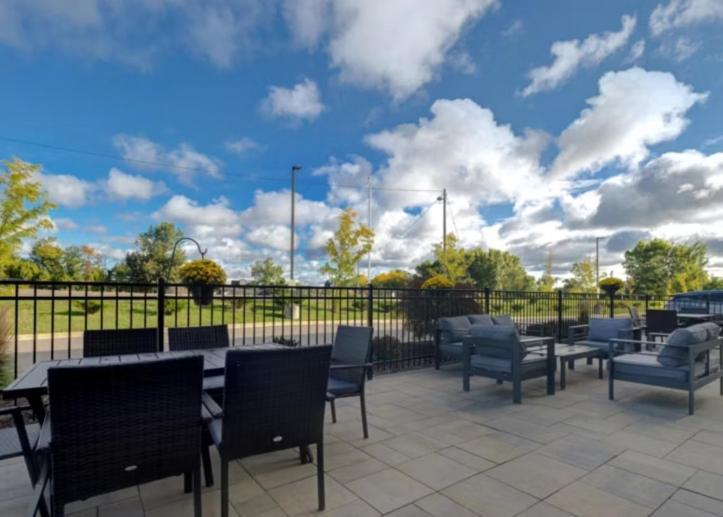 Holiday Inn Express & Suites - Detroit - Dearborn By Ihg Екстериор снимка