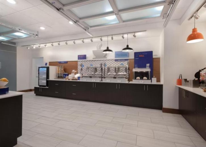 Holiday Inn Express & Suites - Detroit - Dearborn By Ihg Екстериор снимка